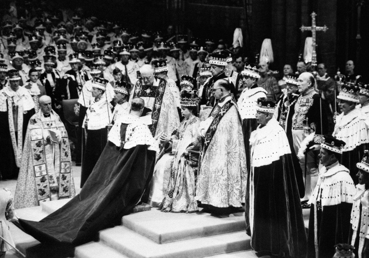 1953-during-the-coronation-of-queen-elizabeth-ii-philip-bowed-to-his-wife-while-more-than-27-million-people-in-britain-watched-on-television