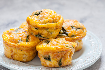 Egg muffins with spinach and bacon