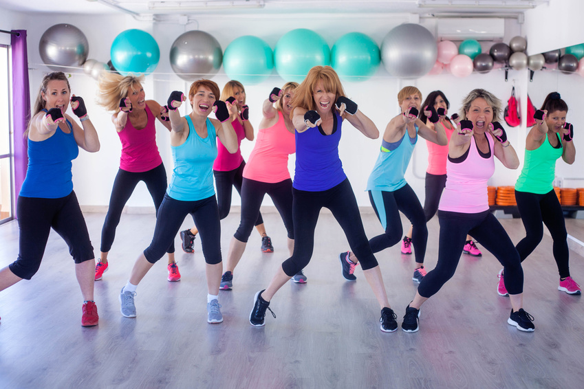 GROUP EXERCISE BOXING IN GYM