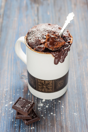 chocolate caramel cake in a mug