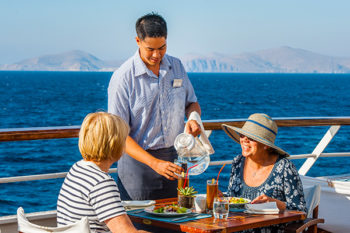 mark-2177-voyages-to-antiquity-campaign_grownups_article_image_600w_onbo