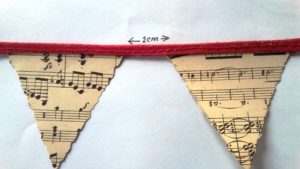 Place the triangles 2cm apart from each other. Place the triangles 2cm apart from each other.