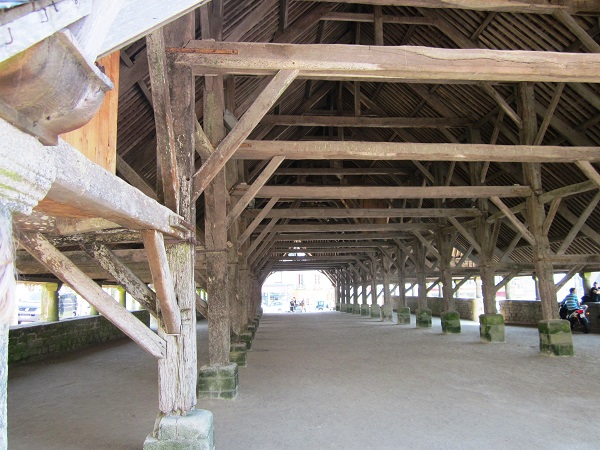 The covered market at La Fouet