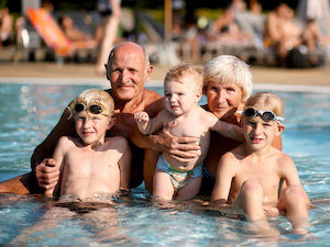 grandparents-with-grandchildren-family-cruise