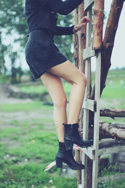 legs-girl-ladder-climbing